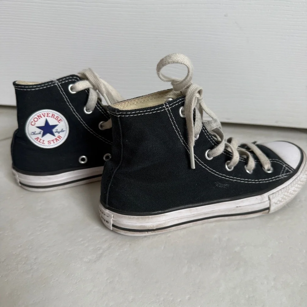 Black High Top Converse All Star Sneakers Chucks Youth size 1